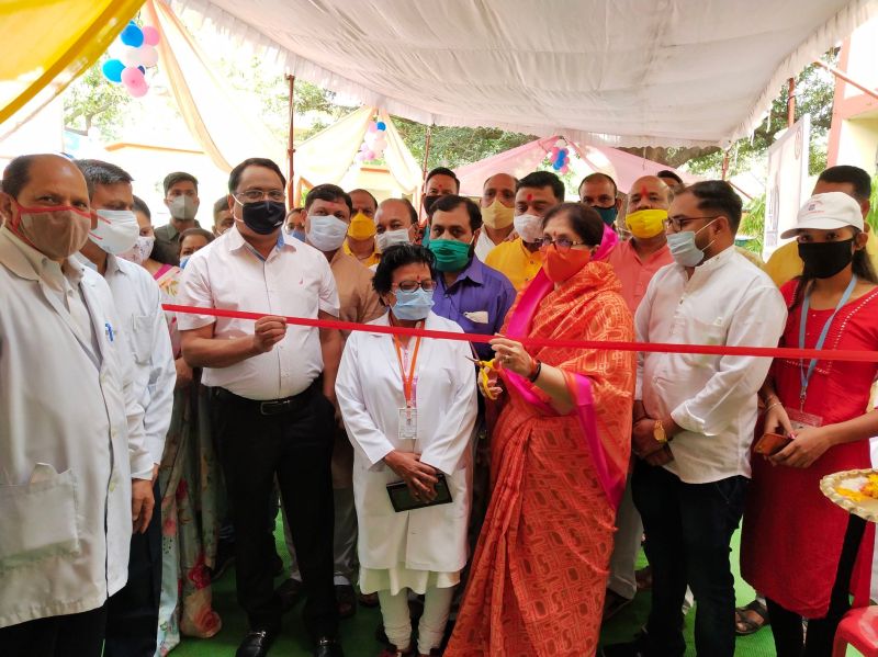 VIDEO पहले दिन ही धार में लक्ष्य से ज्यादा हो गया टीकाकरण