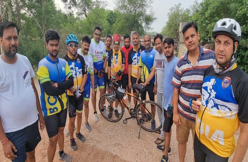 भरतपुर के साइकिल राइडर का अनौखा कारनामा...