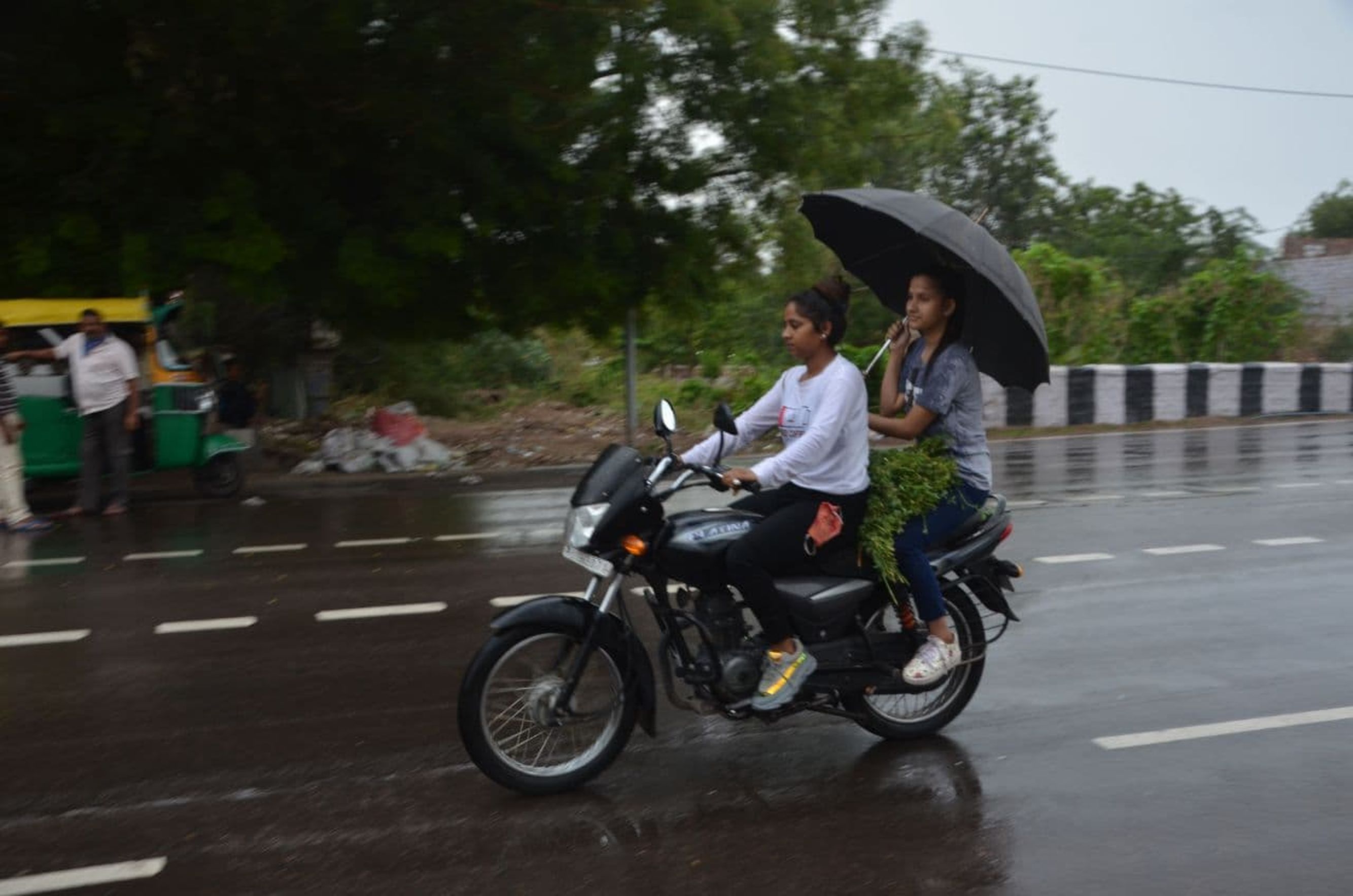 शहर में सुबह हल्की बारिश, शाम को बूंदाबांदी