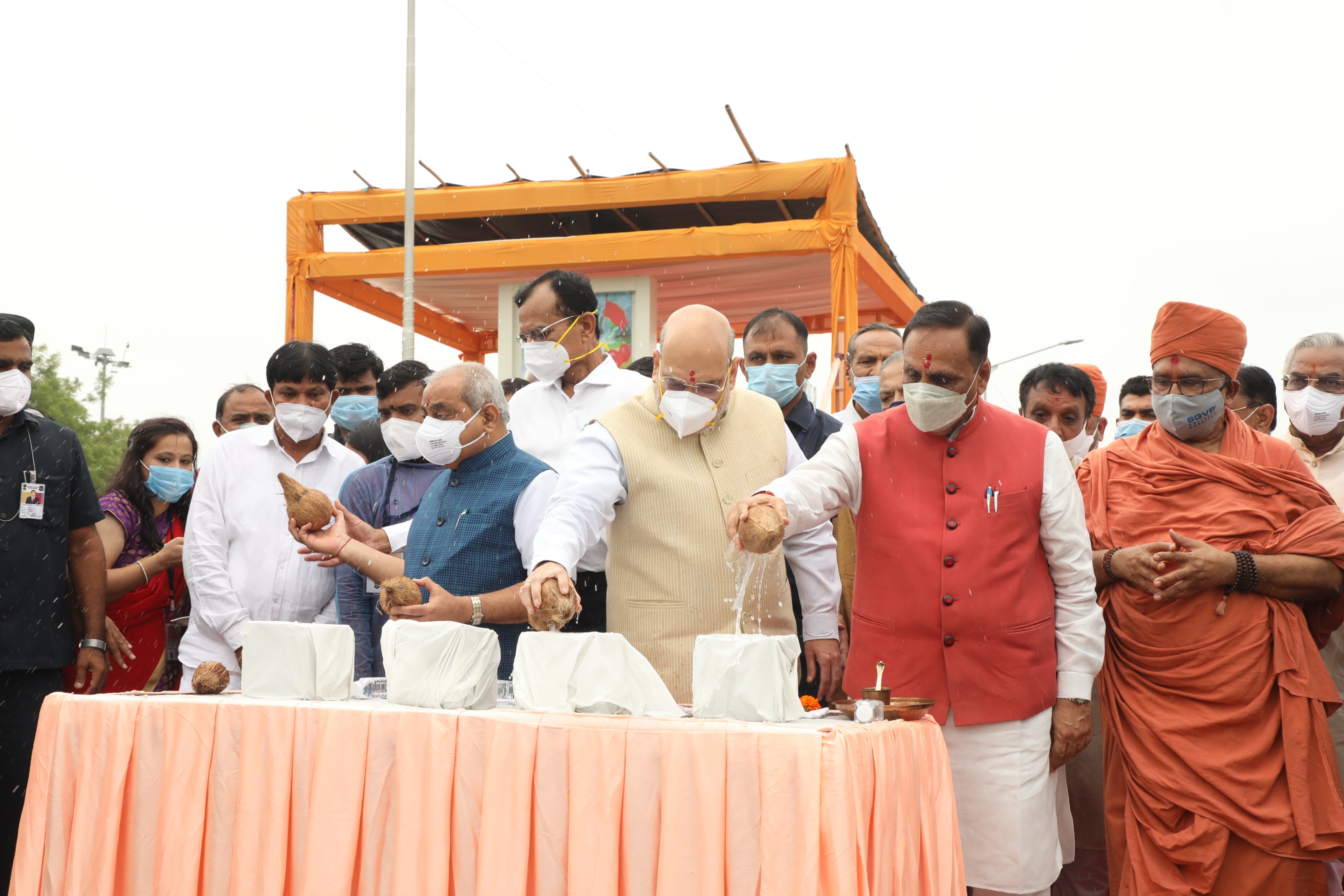 Gujarat: केन्द्रीय गृह मंत्री अमित शाह ने अहमदाबाद-गांधीनगर को दो फ्लायओवर की दी सौगात