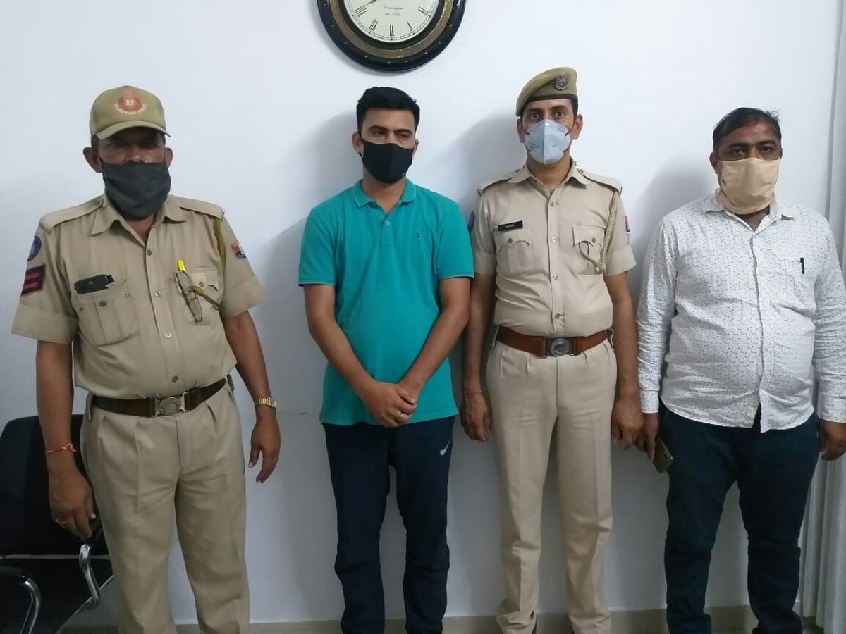 तीन साल से फरार तीन हजार का इनामी आरोपी गिरफ्तार