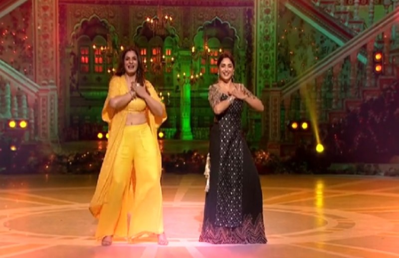 Raveena tandon and madhuri dixit hot dance 