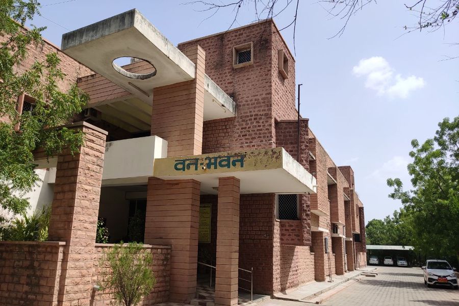 मुख्यमंत्री के गृह जिले में अधिकारी विहिन हो रहा वन विभाग