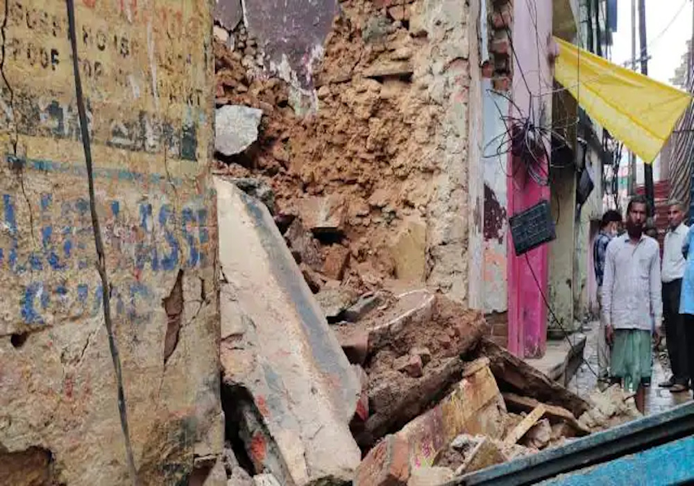 Under construction house collapsed near Kashi Vishwanath