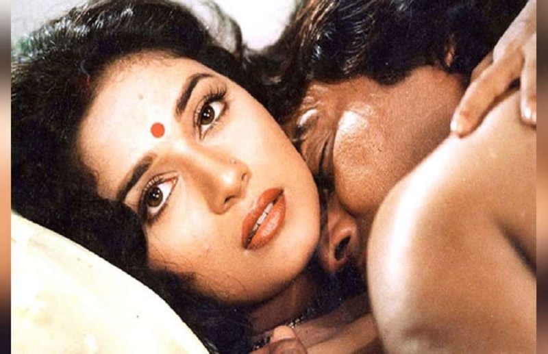 Vinod Khanna became uncontrollable while doing the kissing scene