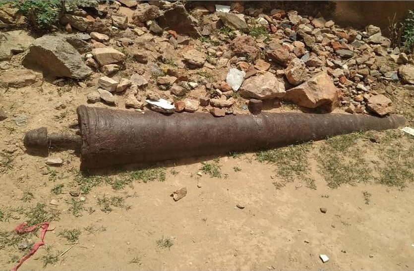 बबाई के किले में रखी तोप से बरसते थे गोले