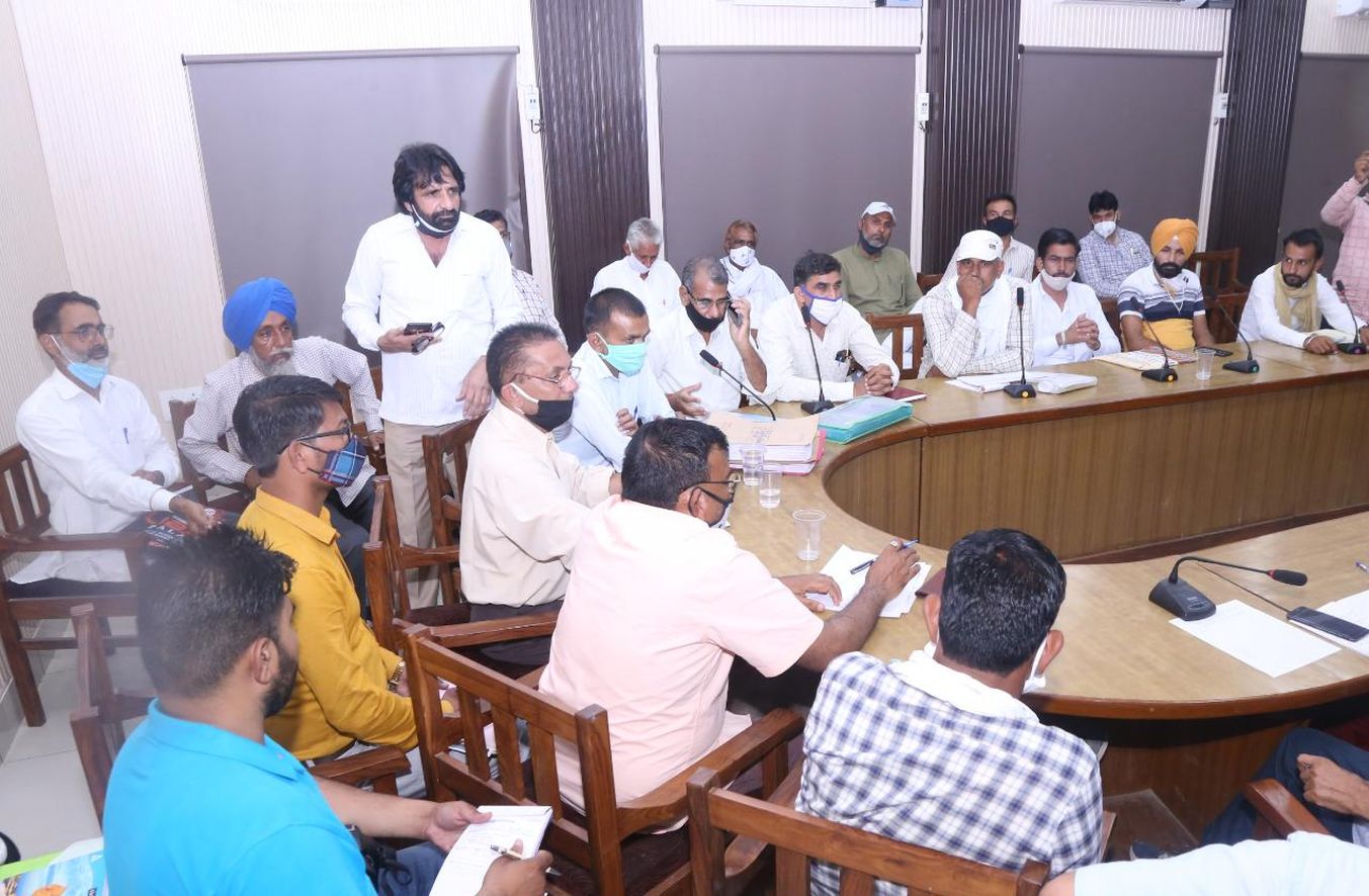 नहरों की क्षमता बढ़ी मगर कच्चे खाले होने से किसानों को नहीं मिल रहा लाभ