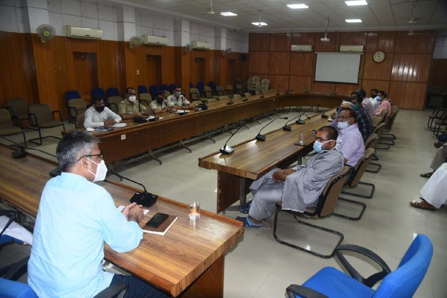 धार्मिक स्थलों में गाइडलाइन पालना को लेकर बैठक
