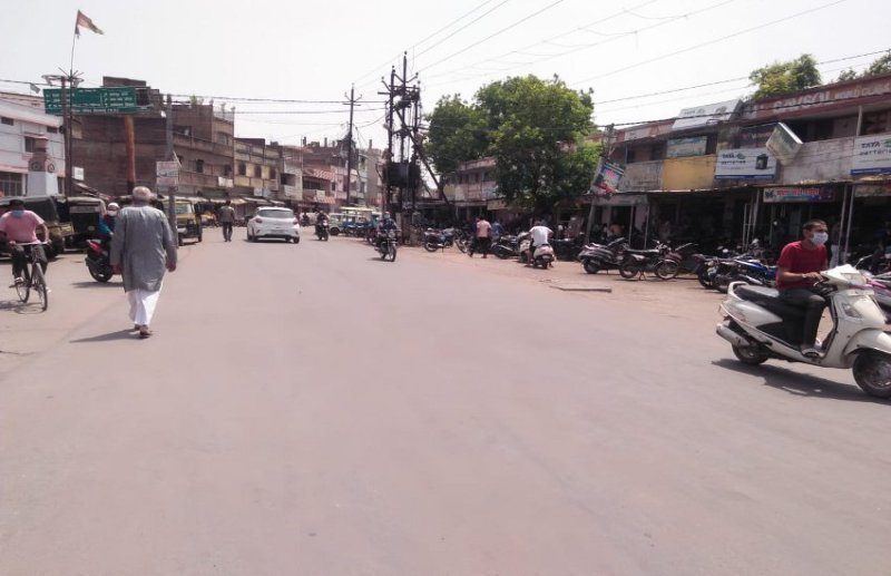 IN Tikamgarh- The temperature reached beyond 40,