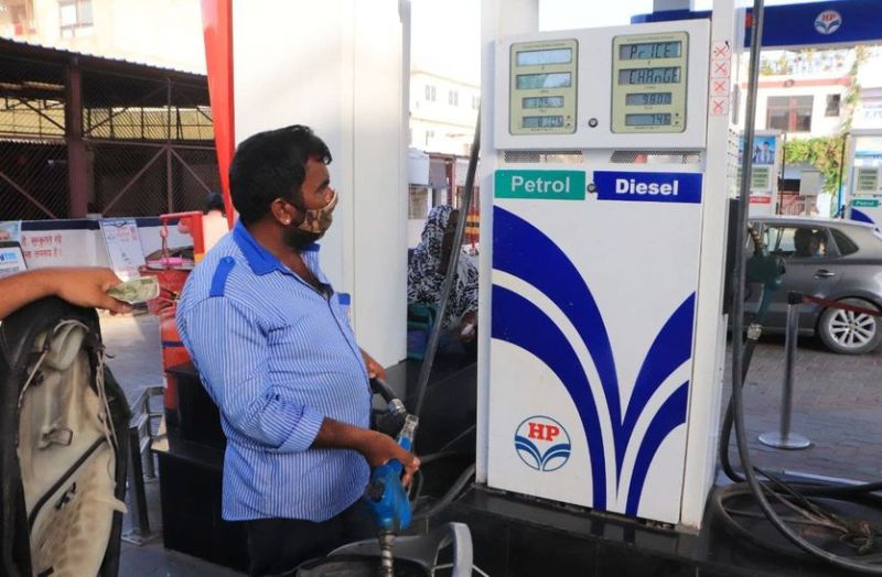 जून के तीस दिन में 14 दिन बढ़े पेट्रोल-डीजल के दाम