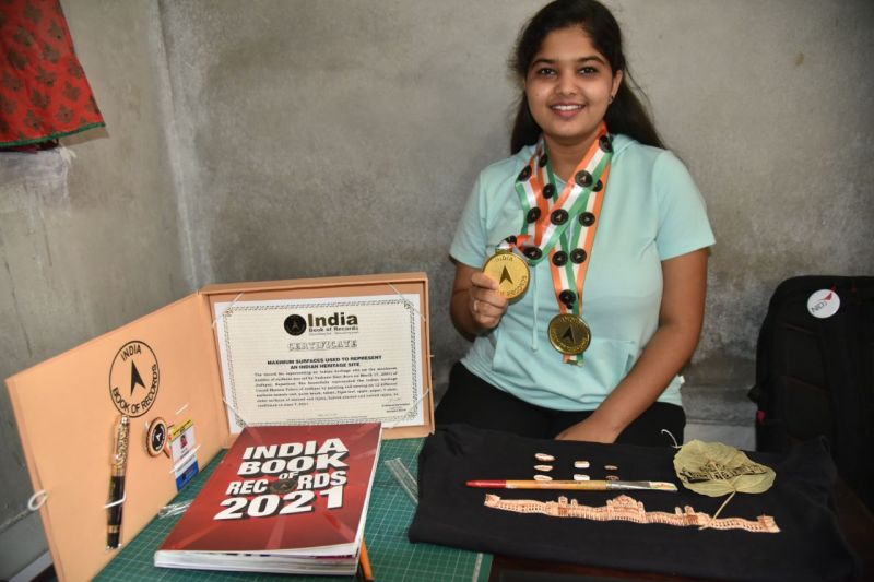 ART--हुनर ने दिलाई पहचान, मिनिएचर आर्ट में यशस्वी का नाम इंडिया बुक ऑफ रिकॉर्ड में