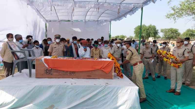 गनमैन रहे सुखराम के निधन पर परिवार का सहारा बनेगी विधायक इंदिरा देवी