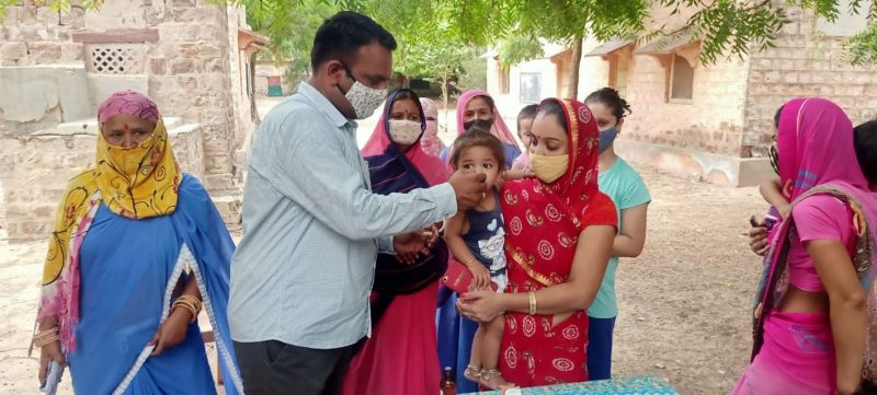 बच्चों को विटामिन ए की खुराक पिलाई