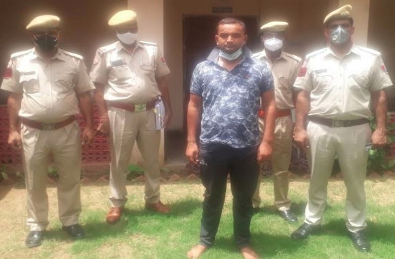 फर्जी पट्टे से लोन लेकर फरार हुए आरोपी को पुलिस ने दो साल बाद पकड़ा