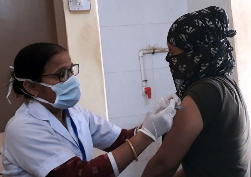 कोविशील्ड खत्म, 130 को कोवैक्सीन का लगाया दूसरा डोज