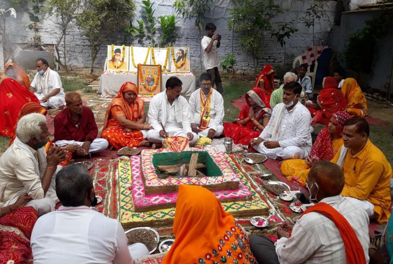 हवन में दी आहुतियां, पर्यावरण की शुद्वता संग की सर्वमंगल की कामना