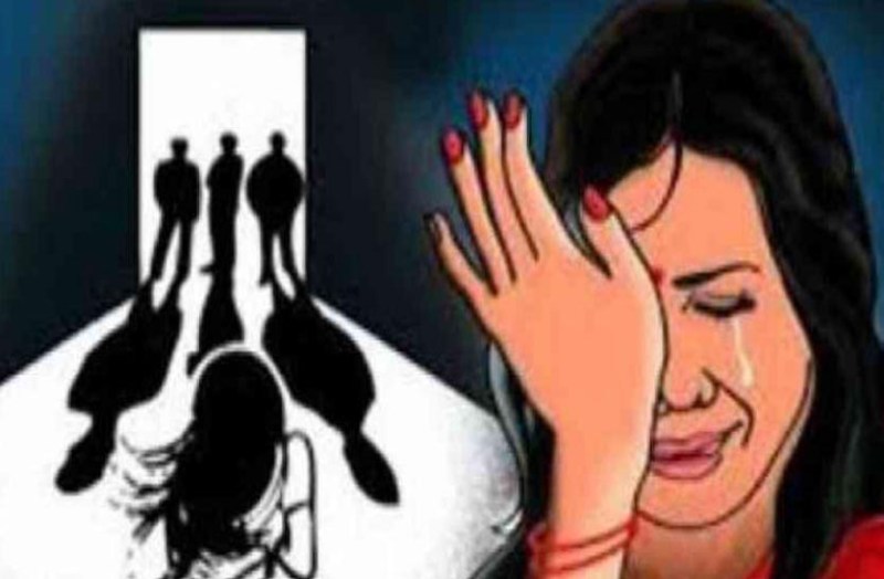 रुपए नहीं देने पर गुस्साए युवक ने महिला पर फेंका तेजाब