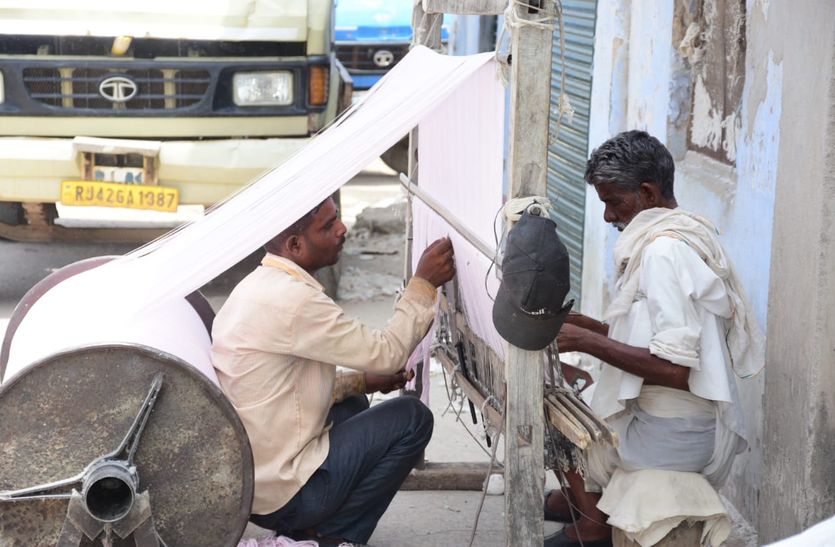किशनगढ़ का पावरलूम उद्योग फिलहाल ‘ बेपटरी, डिमांड कम होने से उत्पादन रूपी ट्रैक पर दौड़ नहीं रहा कारोबार