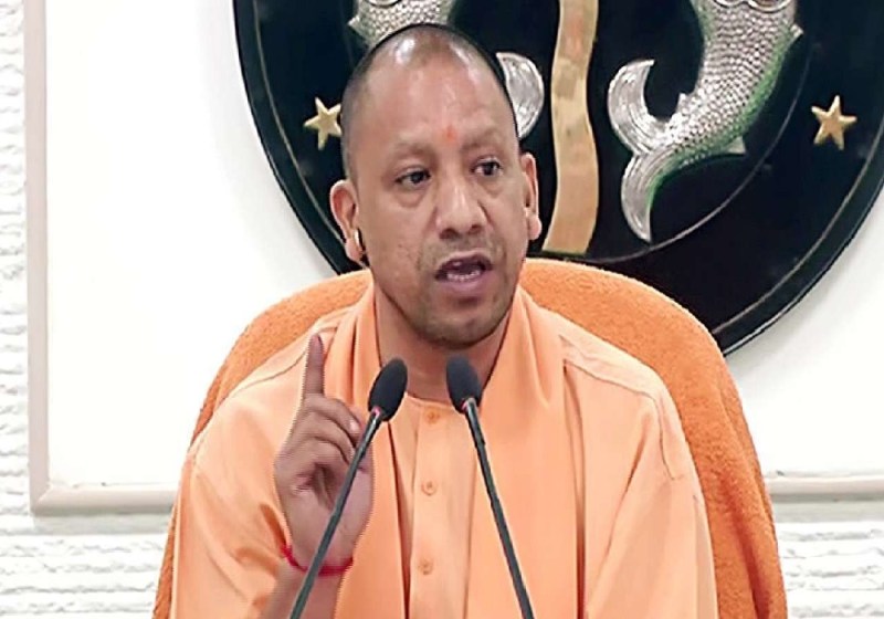 यूपी में सभी अफसरों और कर्मचारियों की रद्द की गईं छुट्टियां, सरकार ने जारी किया बड़ा आदेश