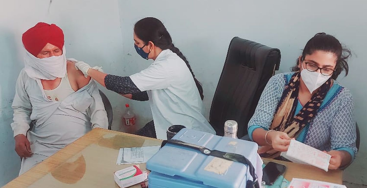 हनुमानगढ़ में वैक्सीनेशन केन्द्रों के चयन में सुविधाओं की अनदेखी से बढ़ी परेशानी