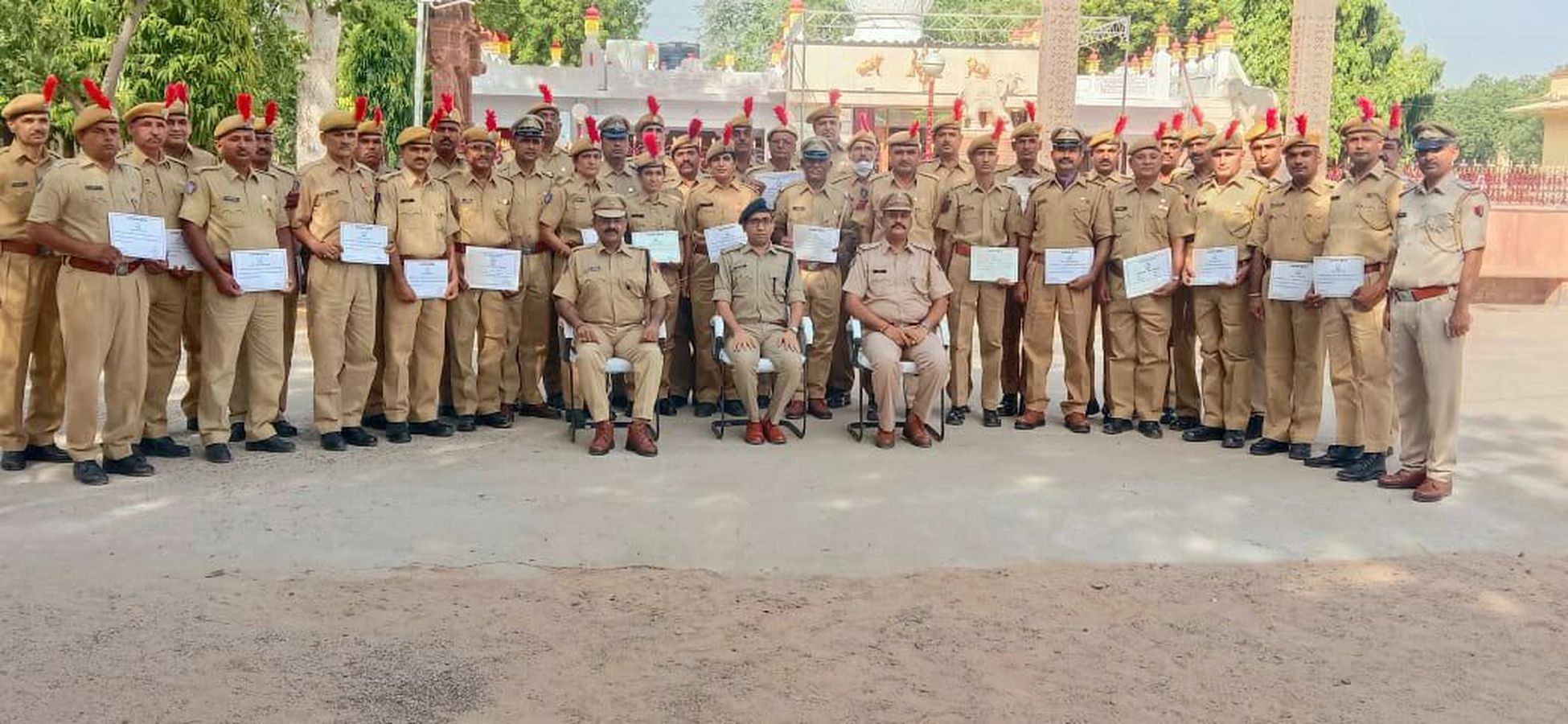 217 पुलिसकर्मी सेवा चिह्न से सम्मानित