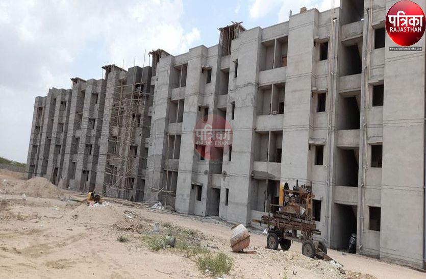 सरकारी योजना की कछुआ चाल, सपना बना खुद का आशियाना