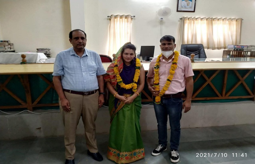 National Lok Adalat....लौटी रूठे दम्पती की खुशियां