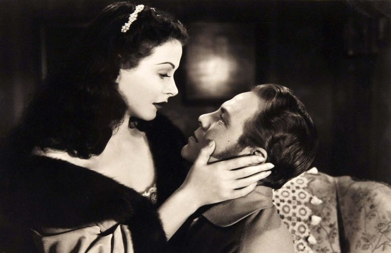 88 years ago Hollywood actress started intimate scenes