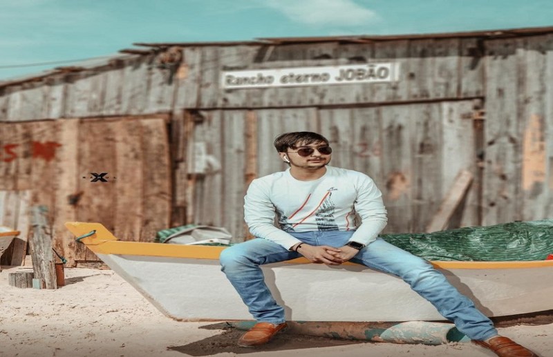 पुराने गानों को नए अनोखे अंदाज में पेश कर रहे अतुल किशन शर्मा