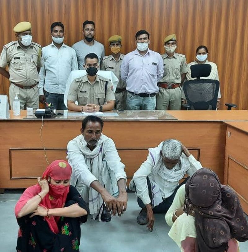 पुलिस ने जाल बिछाकर पकड़े हनीट्रेप के चार आरोपी , आरोपियों में पिता-पुत्री भी शामिल
