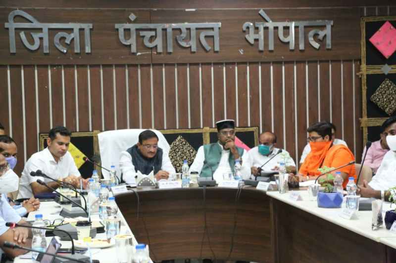 मास्टर प्लान के पुराने नक्शों में चौड़ी सड़कें, नए में हो गईं छोटीं, जनता हो रही गुमराह, तेजी से बढ़ रहा स्लम, बड़ा तालाब का क्षेत्र संवेउनशील से हो गया सामान्य