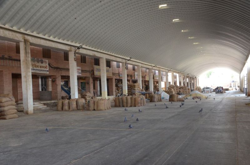 दालों की स्टॉक लिमिट के निर्णय का विरोध जारी