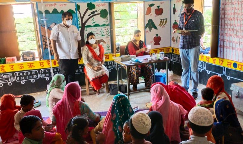 महिलाओं व बच्चों के किया टीकाकरण