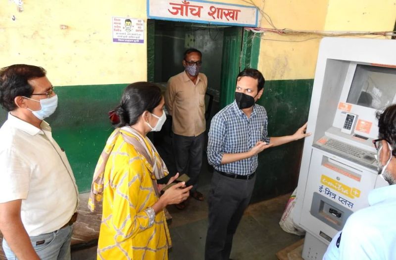 बस स्टैंड की हालत देख जताई चिंता, यात्री सुविधा की ली जानकारी