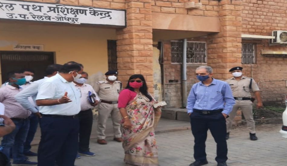RAILWAY---एजीएम ने यात्री सुविधाओं, रेलवे संचालन व मानसून तैयारियों की समीक्षा की
