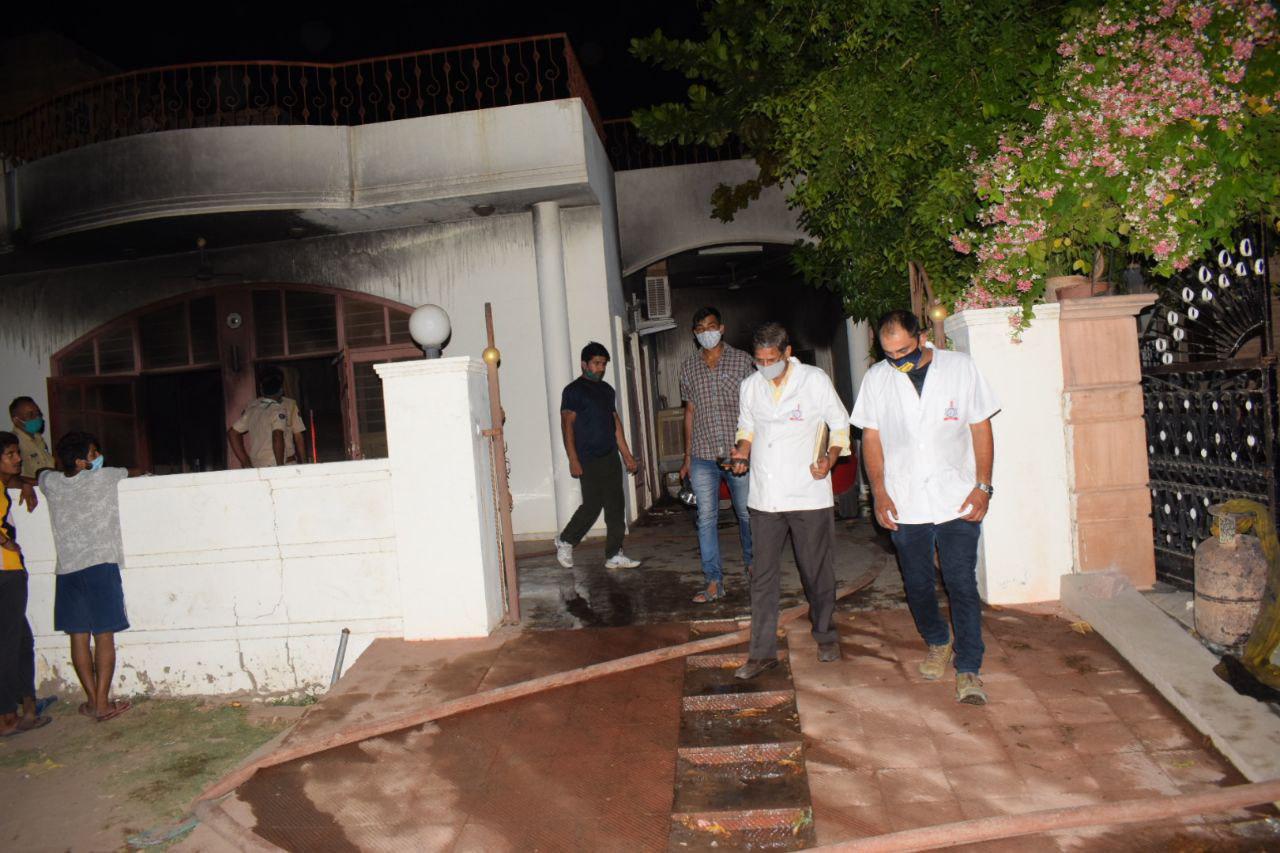 सुलझ नहीं पा रही मकान में आग से दम्पती व दो पुत्रियों के जिंदा जलने की गुत्थी