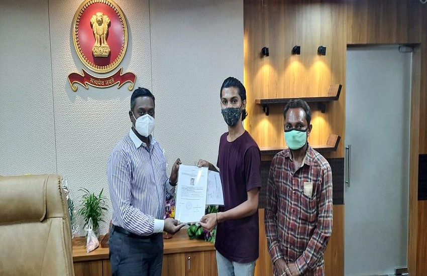 Ahmedabad News : ट्रांसजेंडर चिराग को मिली नई पहचान, अब चार्मी बनकर जीएंगे स्वाभिमानपूर्वक जीवन