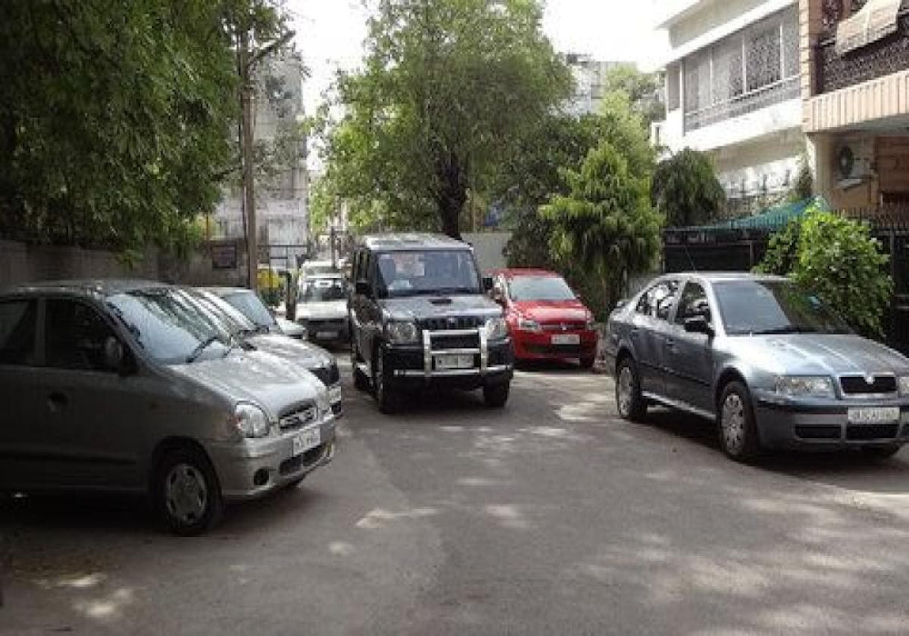 Challan will be deducted for parking a car in front of someone's house