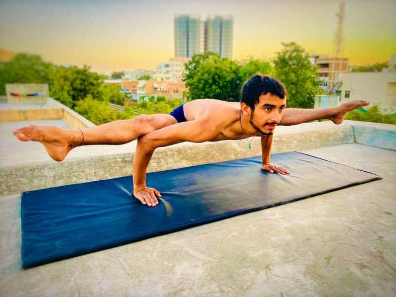 बचपन में योग से जुड़े, 21 साल की उम्र तक कई मैडल, एडवांस योग के मास्टर का लक्ष्य अगला ओलंपिक