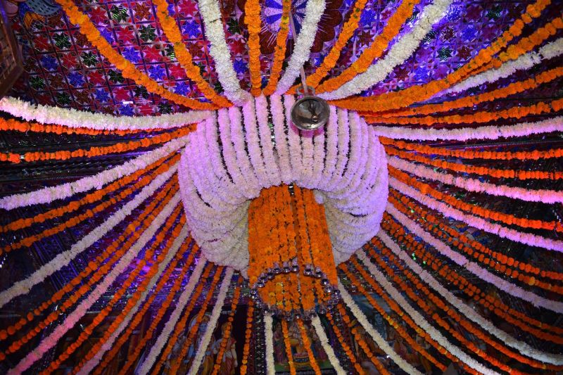 Celebrated the festival by worshiping the sun with Jalarchan