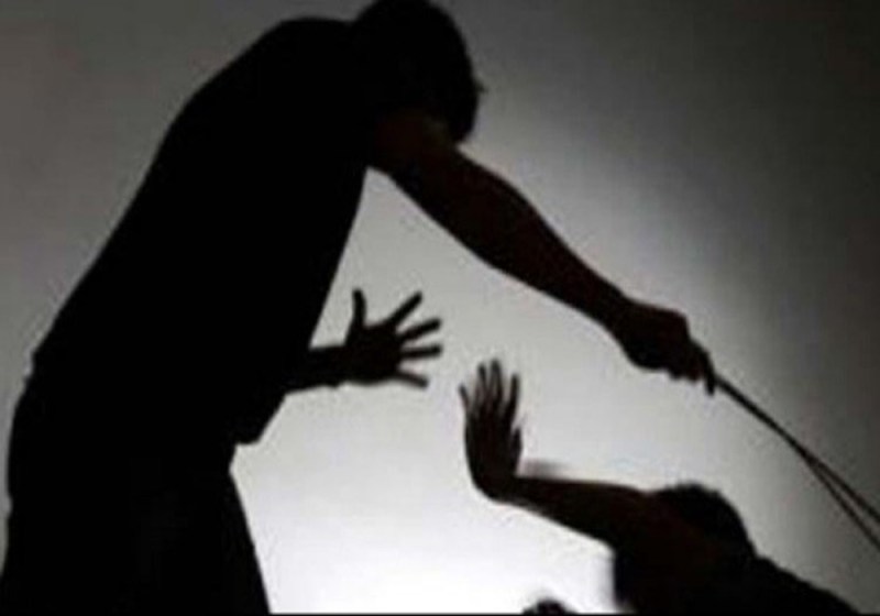 Quick Read: पारिवारिक विवाद में पति ने पत्नी की काटी नाक