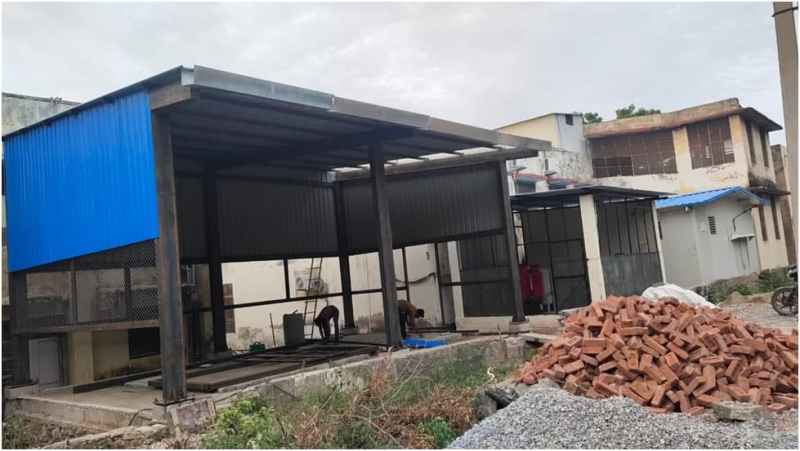 राजसमंद जिले के नाथद्वारा स्थित हॉस्पिटल में ऑक्सीजन जनरेशन प्लांट की संरचना तैयार करते हुए।