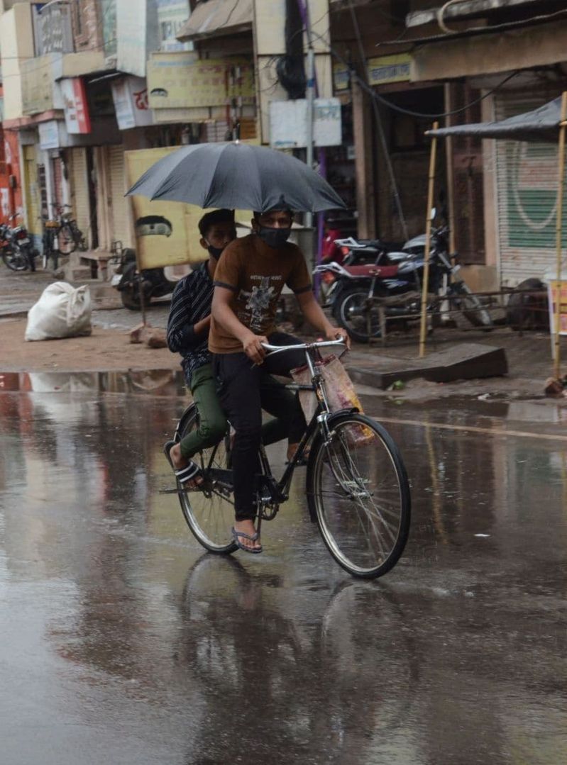 सुबह रिमझिम, दिन भर सूखा