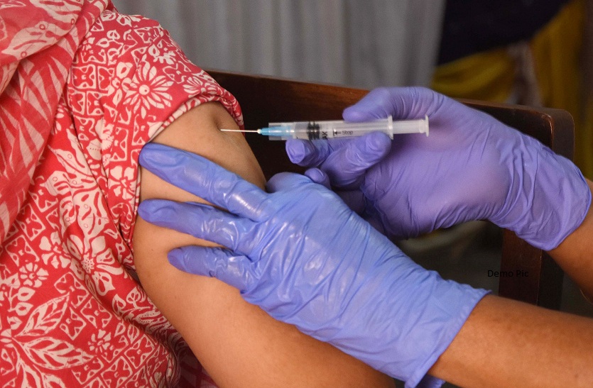गुजरात: एक दिन में पांच लाख से अधिक लोगों को लगाए टीके