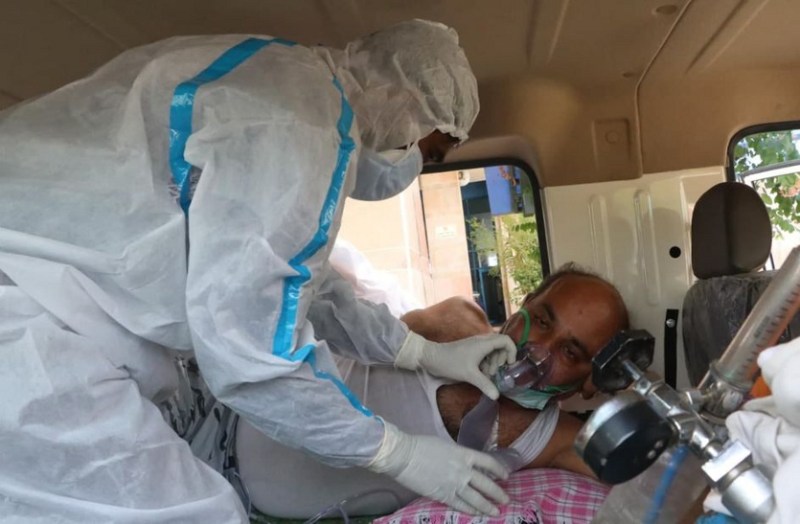 जिनके परिजन एक-एक सांस के लिए मोहताज होकर चले गए हकीकत वे ही जानते हैं