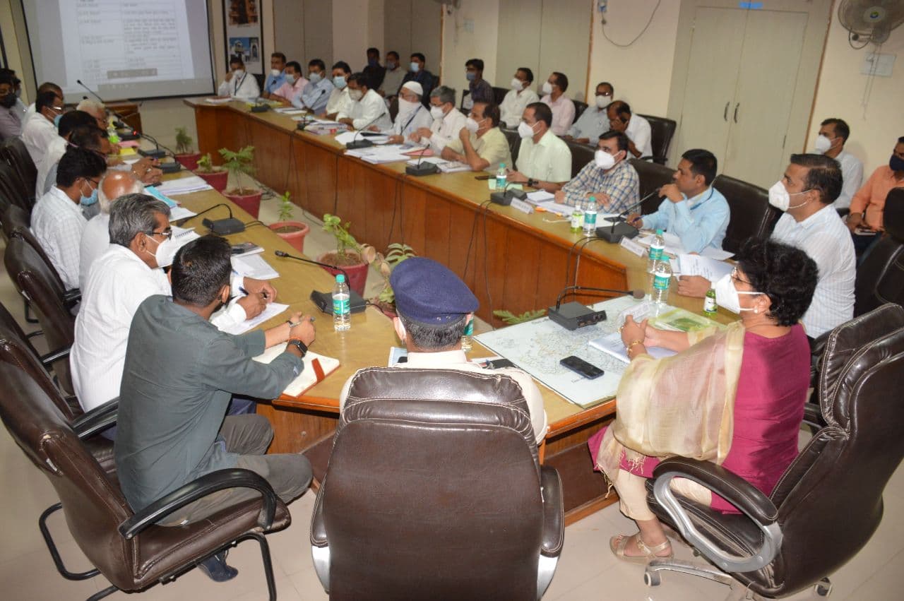 Divisional Commissioner Dr. Pradhan took review meeting in Nagaur