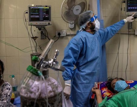 Delhi Govt submitted a report to HC on the death of 21 corona Patients in Jaipur golden hospital