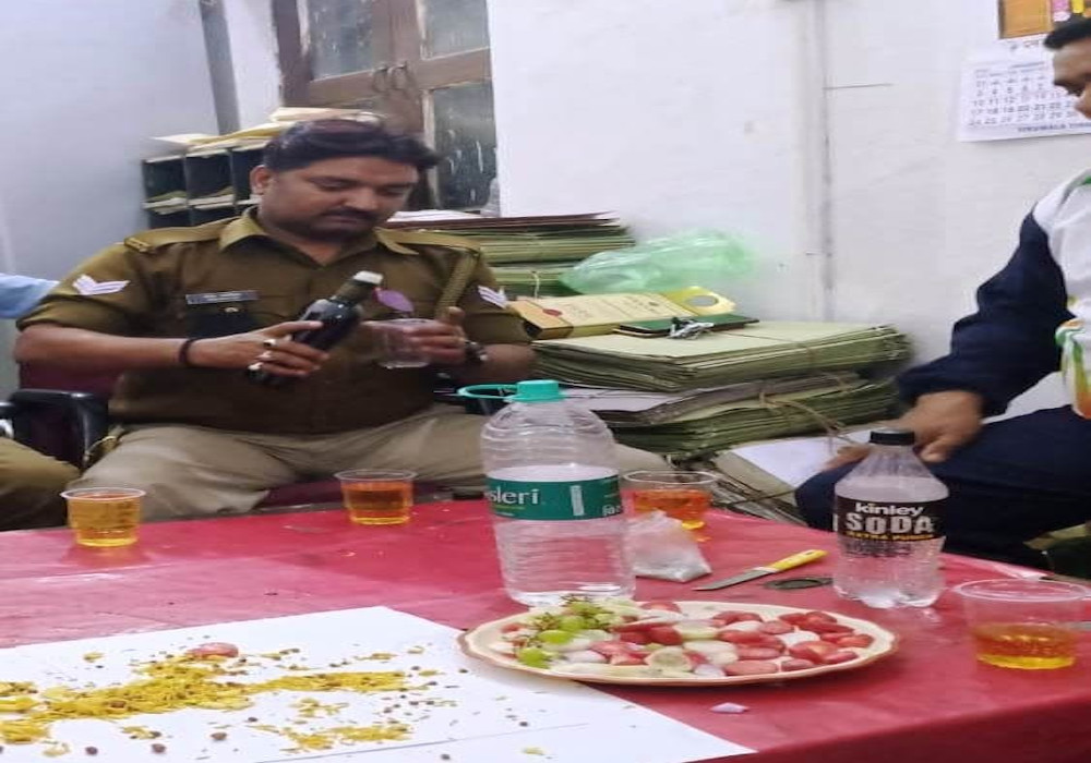 Head constable suspended for liquor party in SSP office Etawah