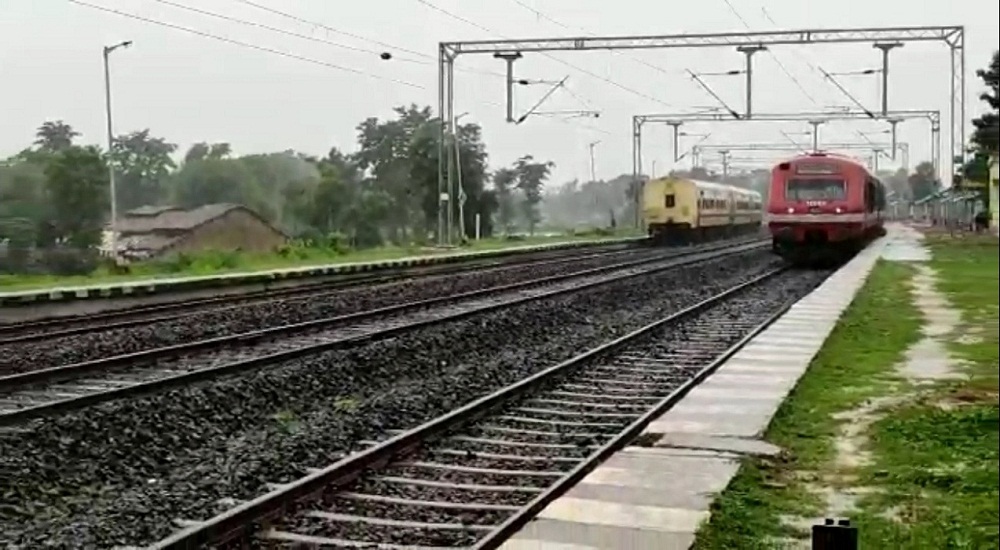 तुमसर से तिरोड़ी पहुंची डेमू ट्रेन, रेलवे ट्रेक पर हुआ ट्रायल