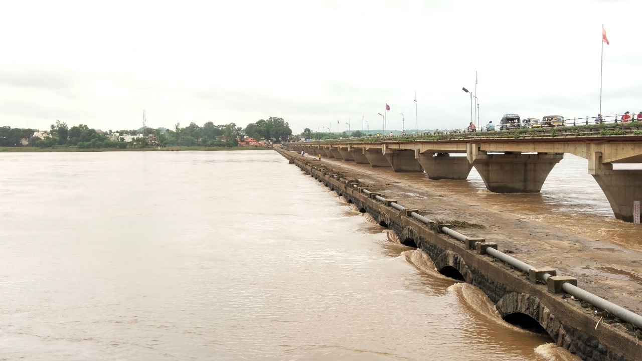 Narmada water level rising due to incessant rains